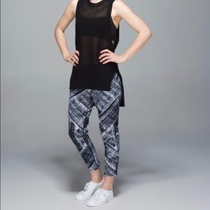 Lululemon Black & White Jet Crop